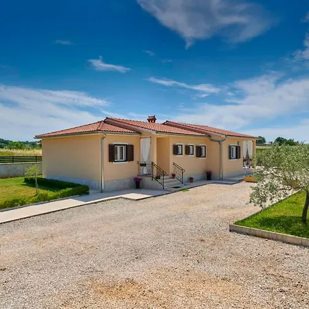 House Paola Holiday home Bibici