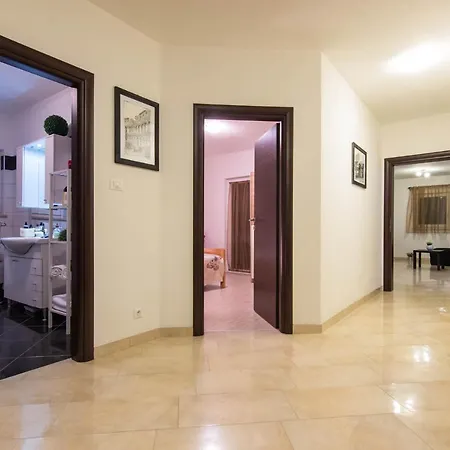 Holiday home House Paola *